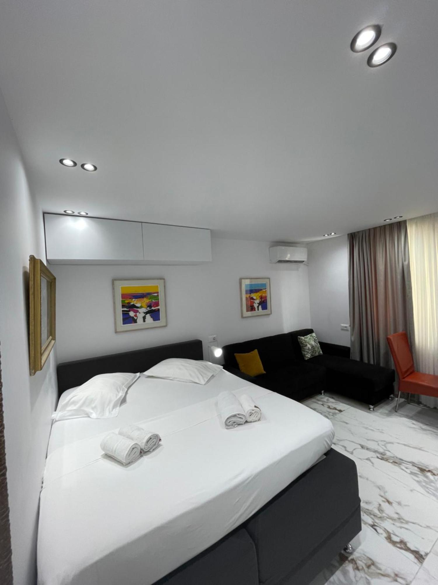 Midnight Apartments Tirana Eksteriør billede